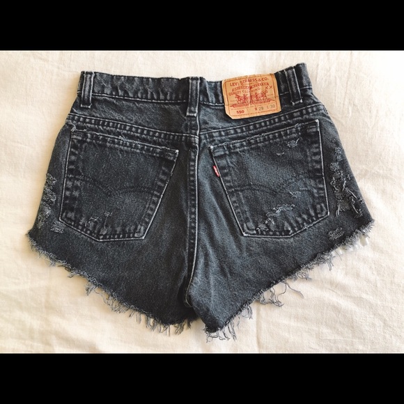 Vintage Levi’s 550 Distressed Denim Shorts - Sz 29